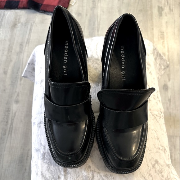 Madden Girl women’s size 8 black platform dress shoe. - Picture 2 of 2